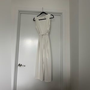 Calvin Klein v-neck jumpsuit size 6, color cream
